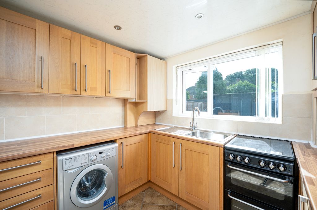 Property photo 3 of 19 07