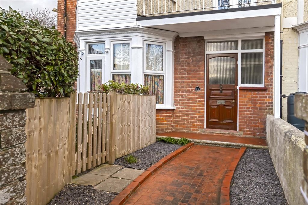 Property photo 1 of 15 For Sale By Aspire Residential - Alexandra Road