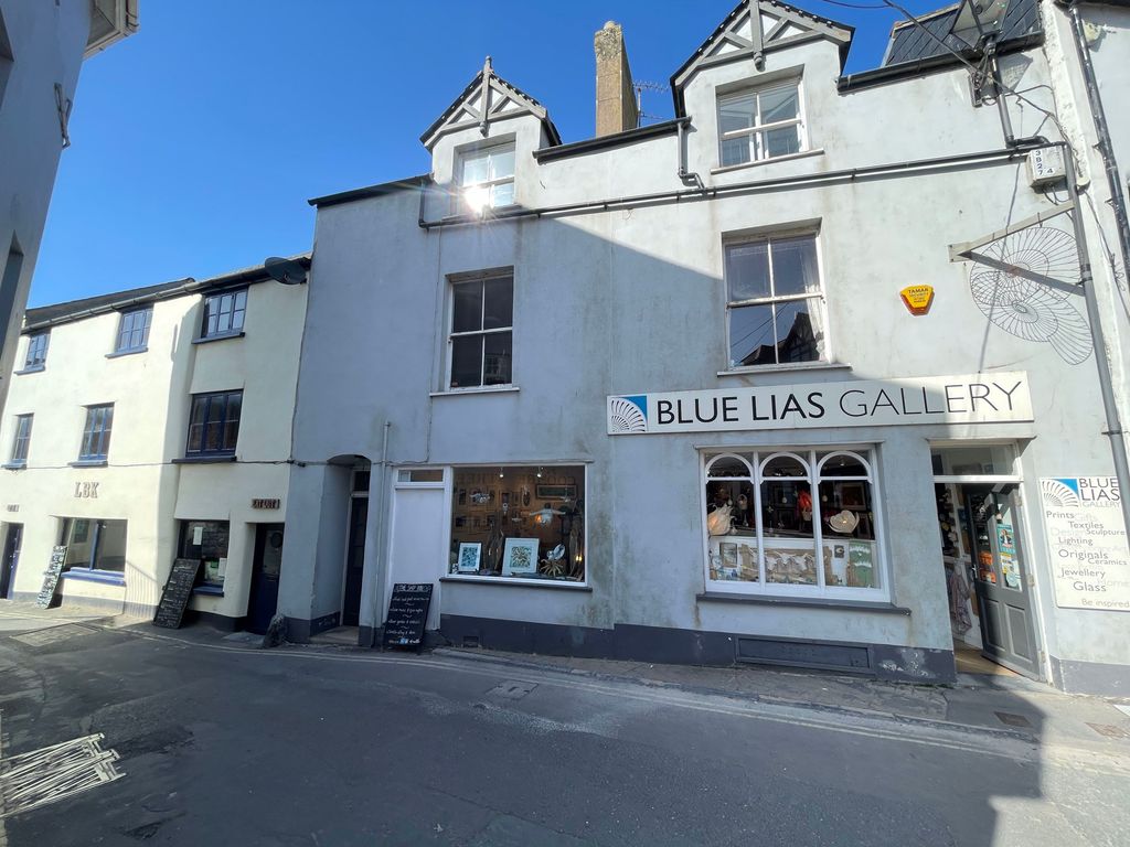 Property photo 1 of 6 Photo 9