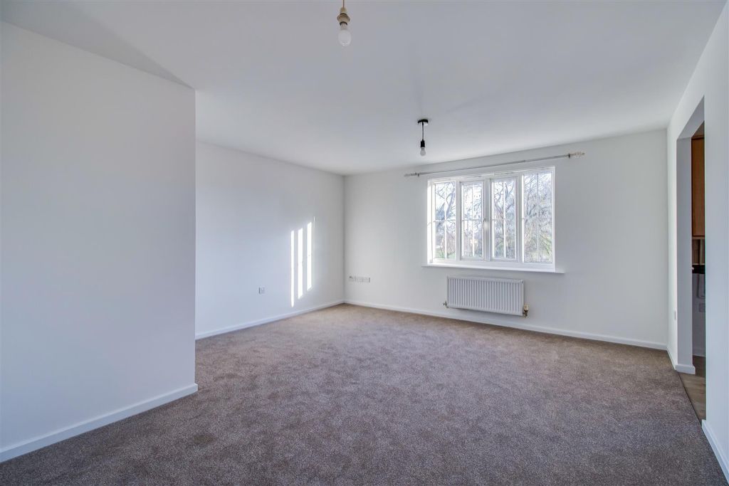 Property photo 3 of 7 Lounge/Diner