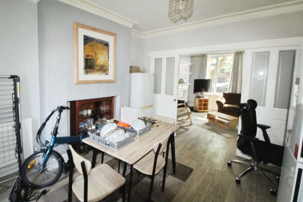 Property photo 2 of 14 5Baf4053-Img_0457