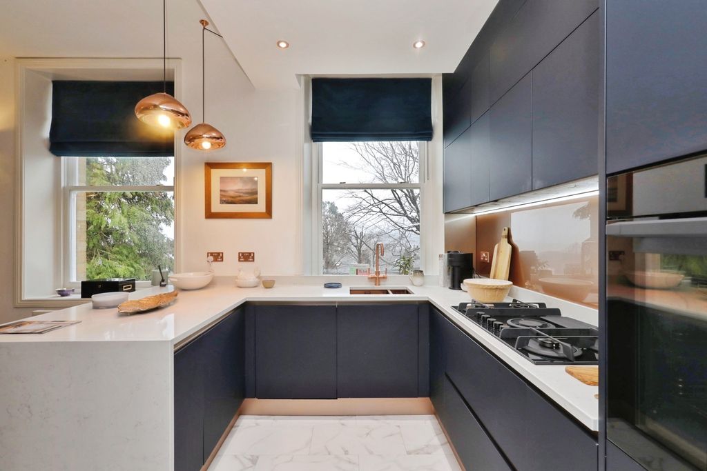 Property photo 3 of 30 Pbox-Img.Jpg