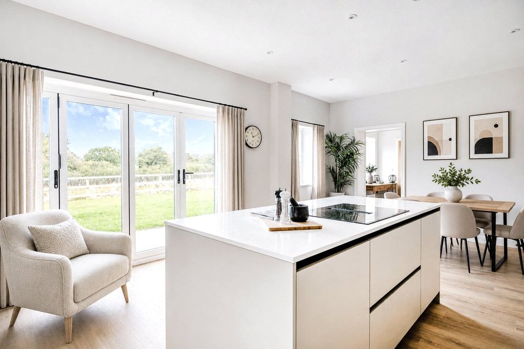 Property photo 3 of 12 Show Home