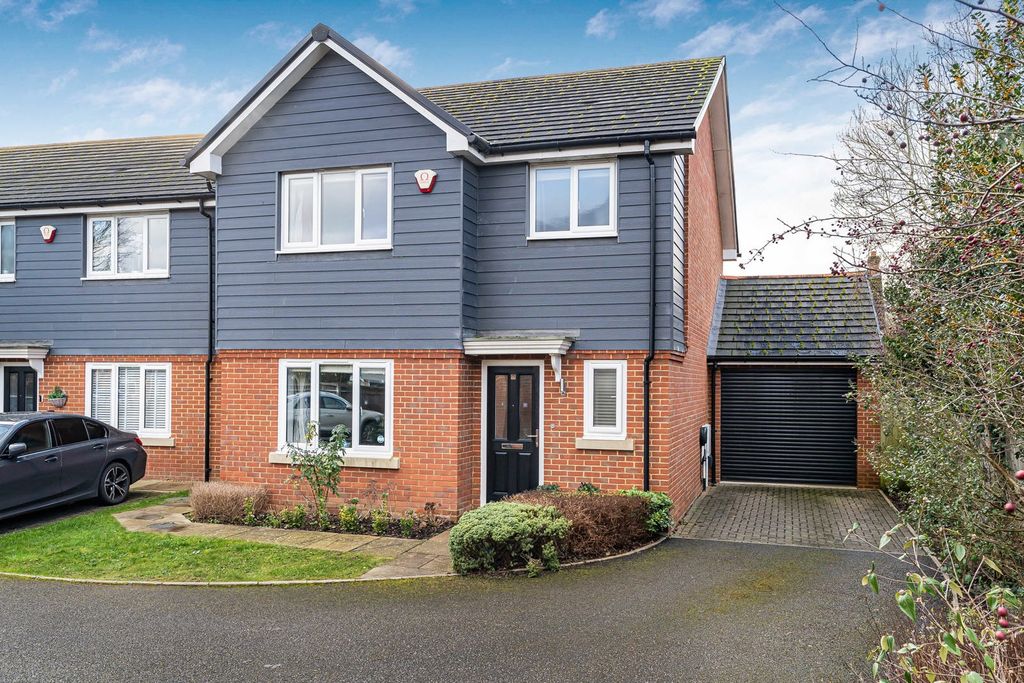 Property photo 1 of 26 Exterior