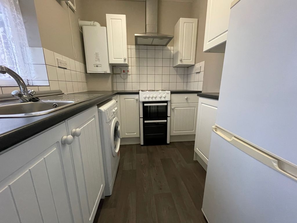 Property photo 3 of 5 Kitchen