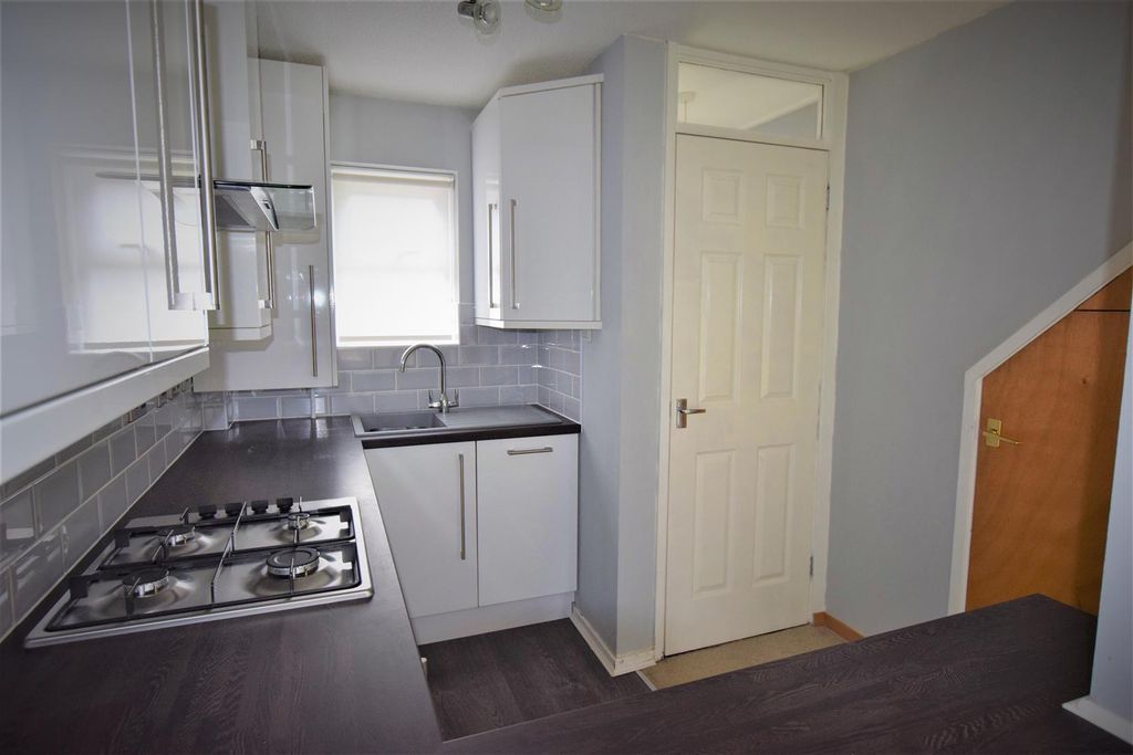 Property photo 3 of 10 Kitchen (Library)