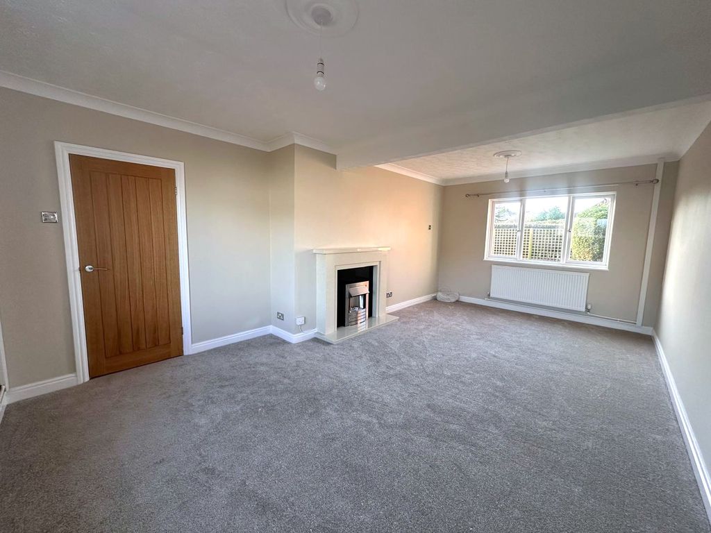 Property photo 2 of 11 Photo 3