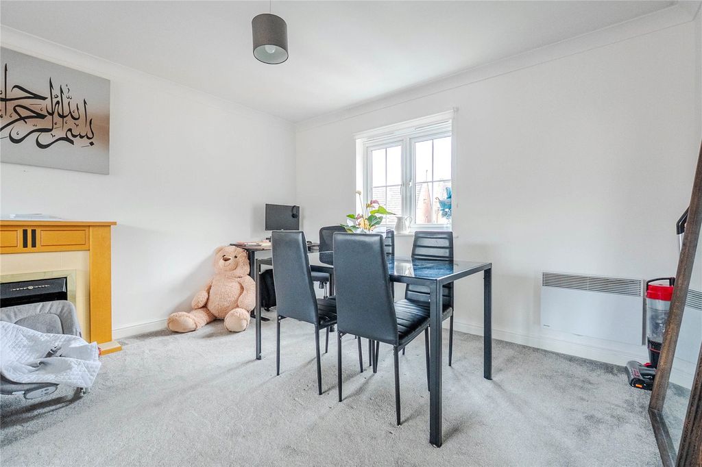 Additional image 4 of 2 bed flat for saleBramley Court, Dunstable, Bedfordshire LU5