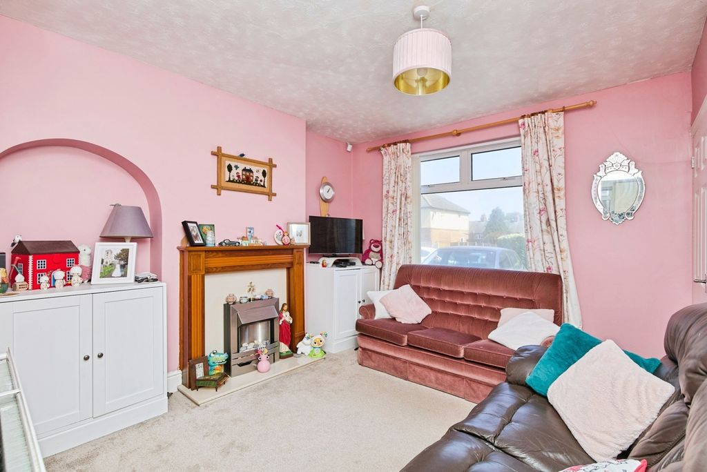 Property photo 2 of 17 Photo