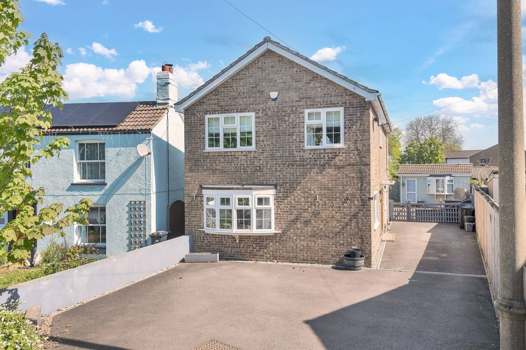Property photo 1 of 18