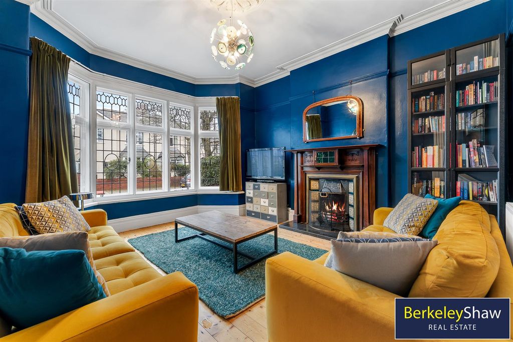 Property photo 3 of 48 47 Coronation Drive -1.Jpg