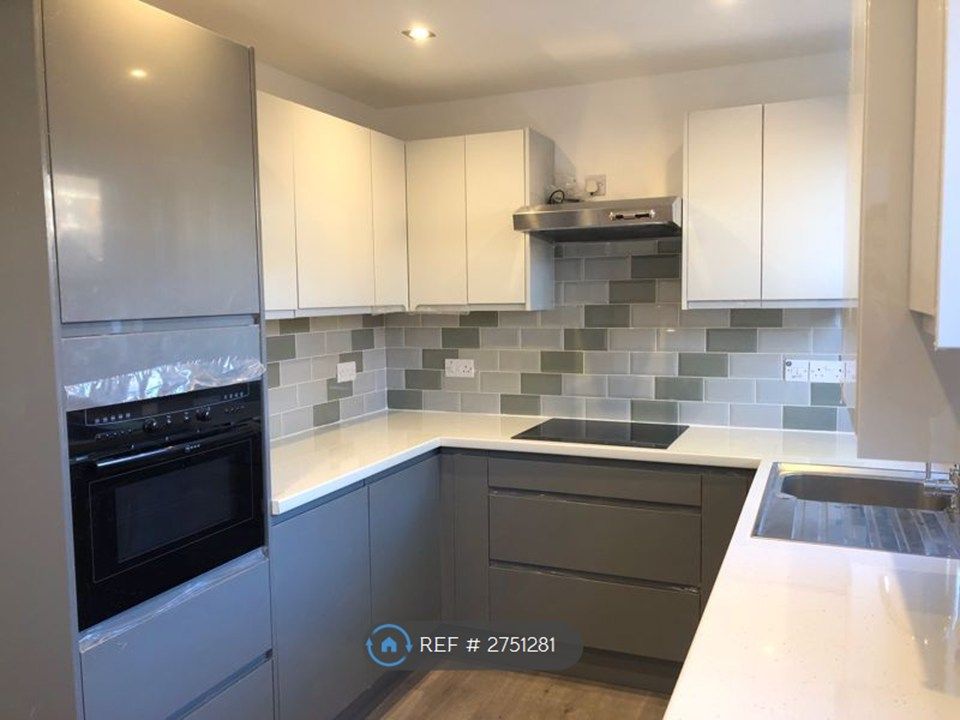 Property photo 2 of 8 Refitted Kitchen
