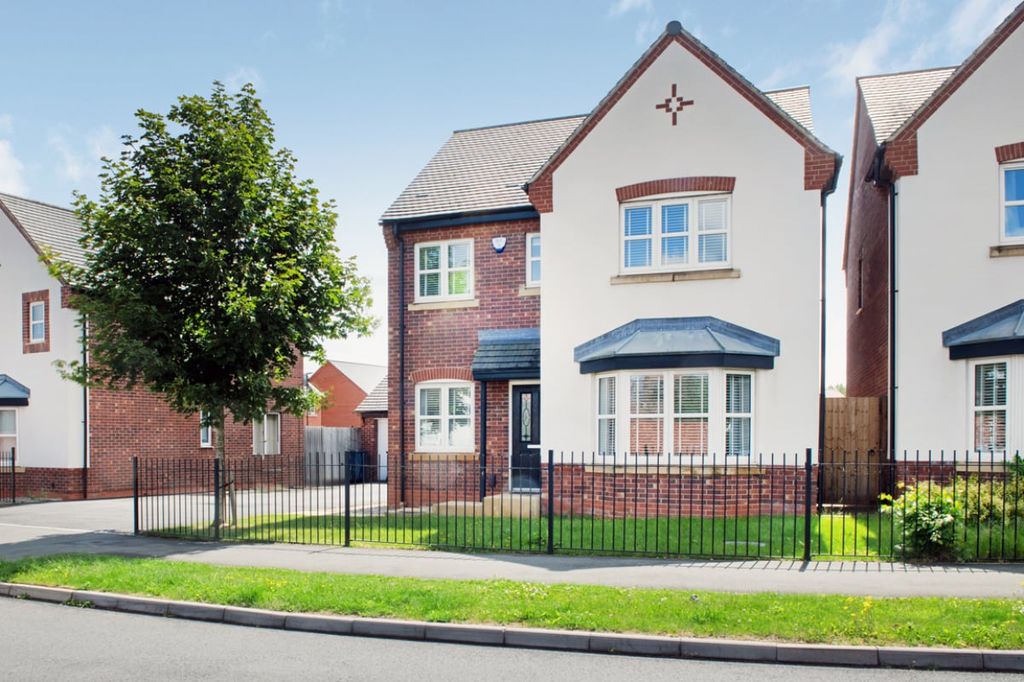 Property photo 1 of 32
