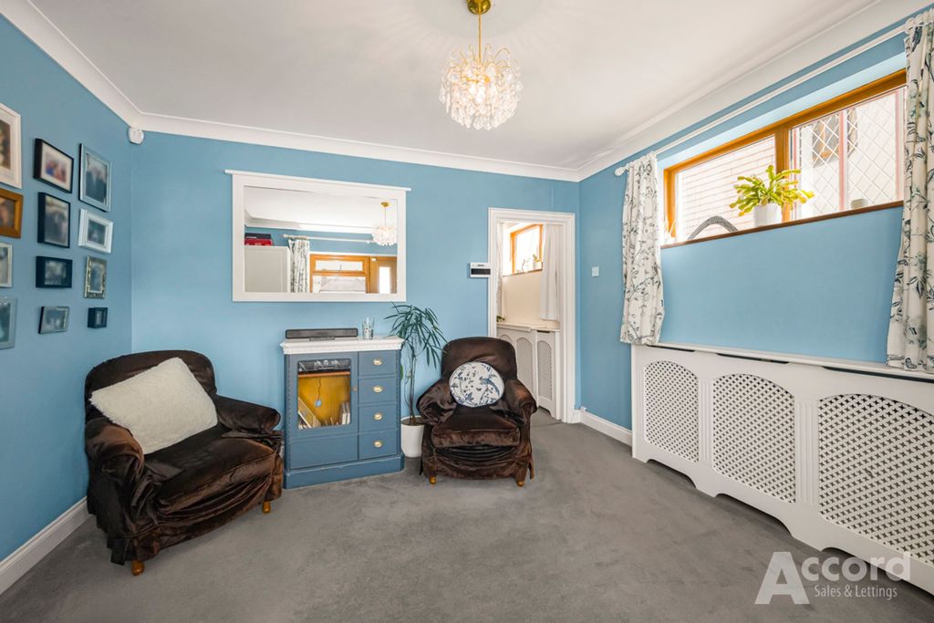 Property photo 3 of 32