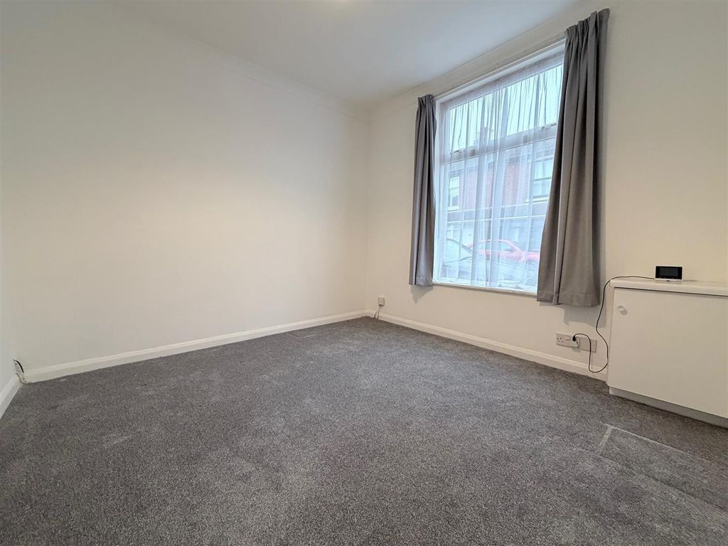 Property photo 3 of 9 7.Jpg