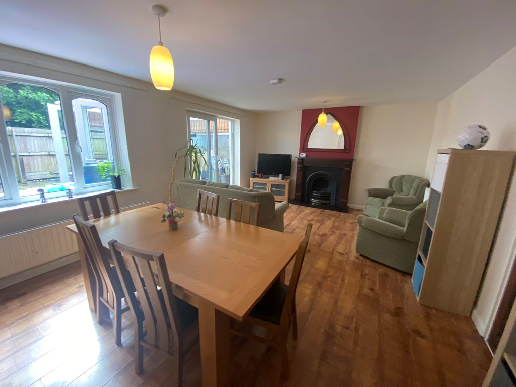 Property photo 2 of 9