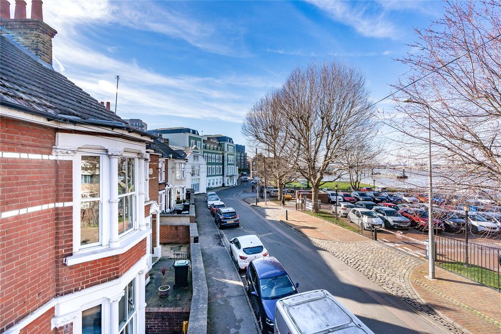 Property photo 2 of 23 Front