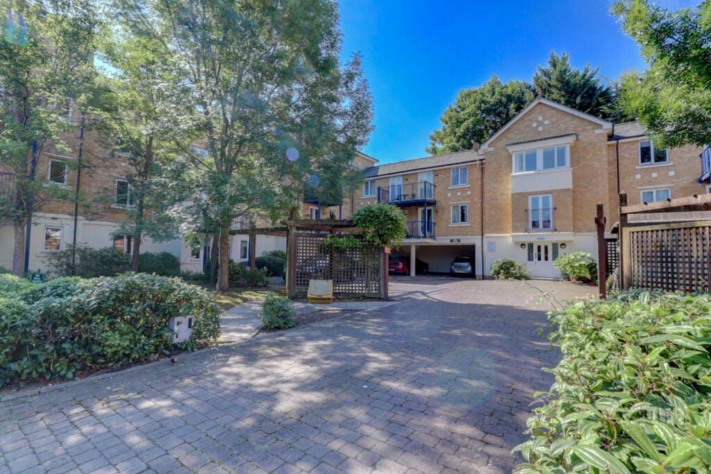 Property photo 1 of 10