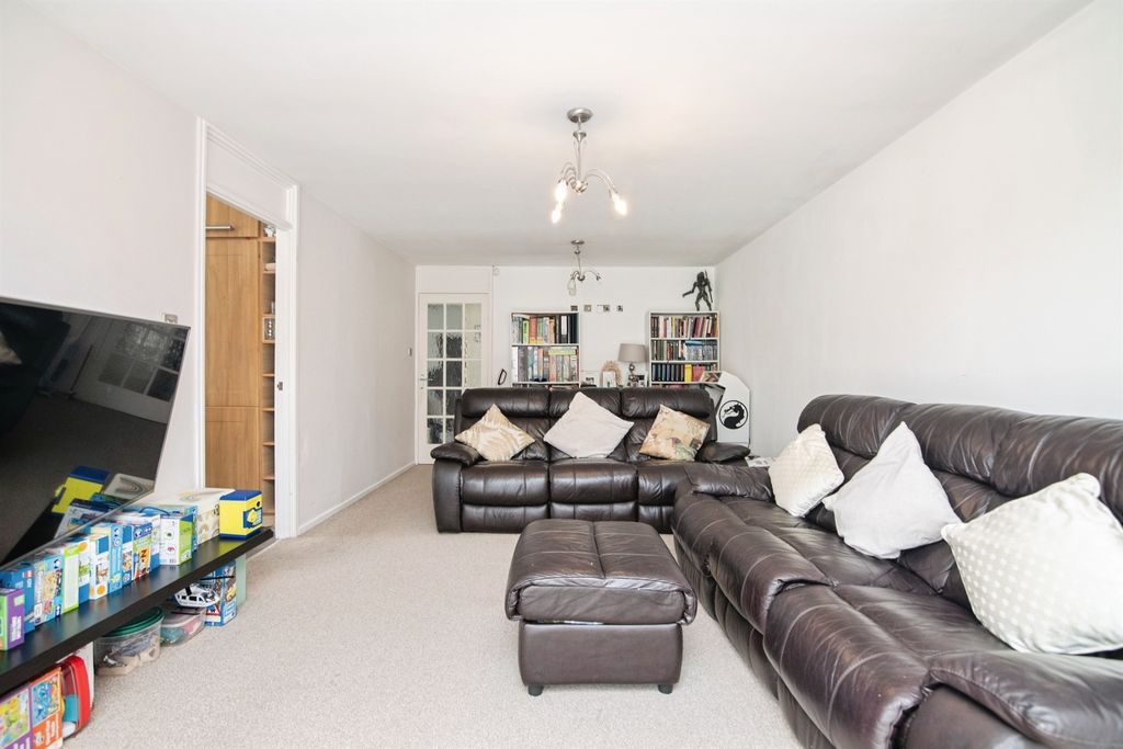Property photo 3 of 13