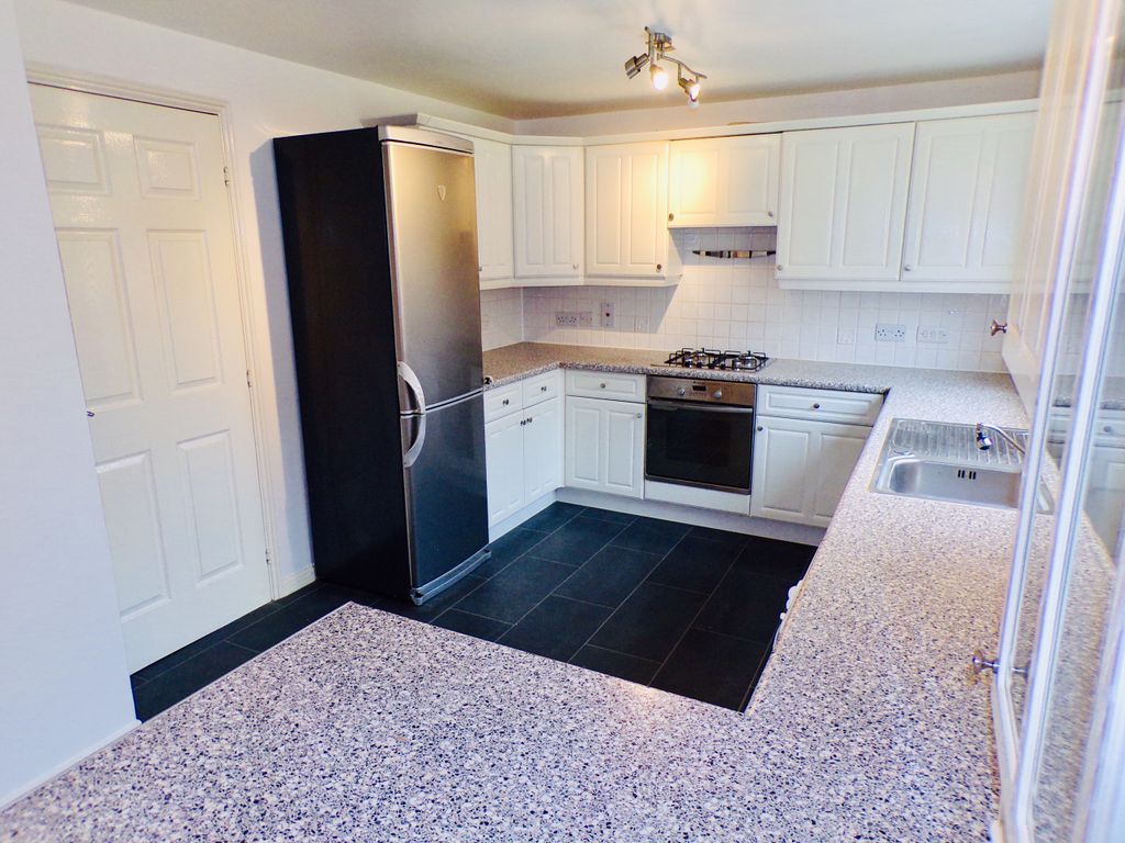 Property photo 2 of 15 Kitchen