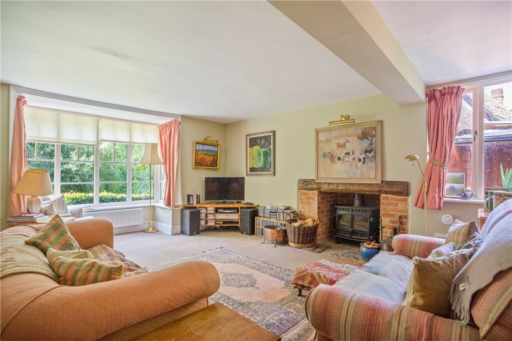 Property photo 2 of 19 Sitting Room