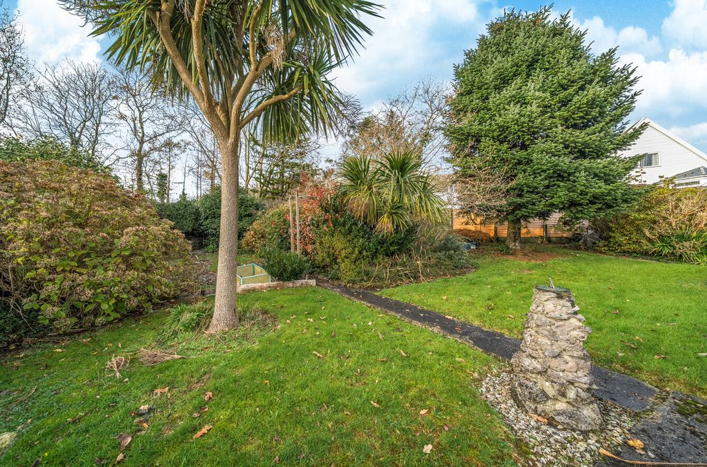 Property photo 2 of 19 1381968-3-691Ca55...