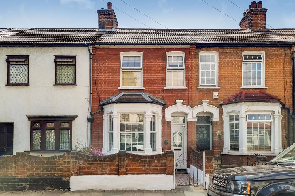 Property photo 2 of 17