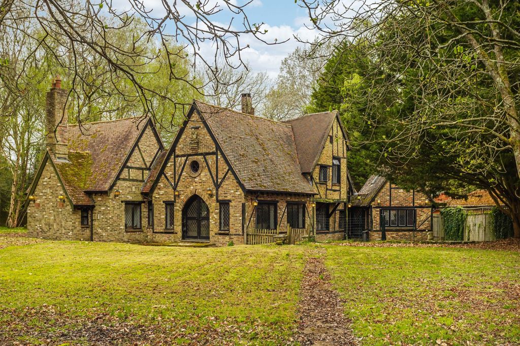 Additional image 20 of 2 bed detached house for saleBalcombe Road, Crawley RH10