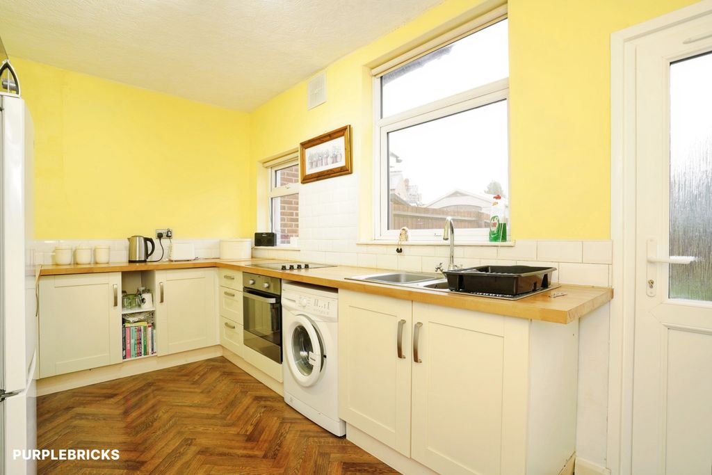 Property photo 2 of 26