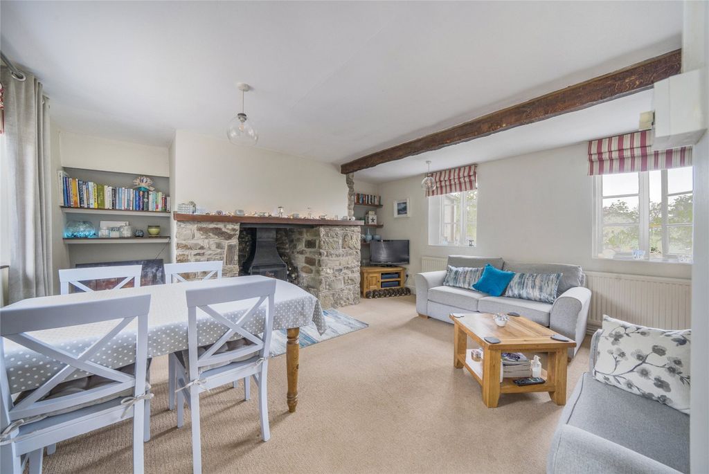 Property photo 2 of 19 Picture No. 16