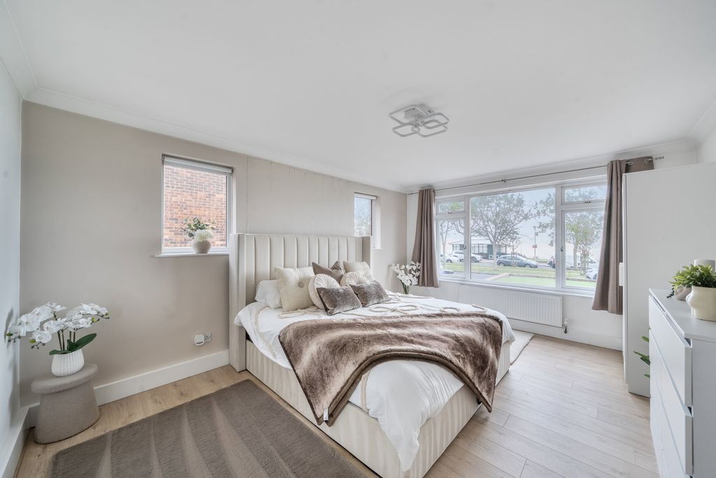 Additional image 11 of 2 bed flat for saleRoyal Esplanade, Ramsgate CT11