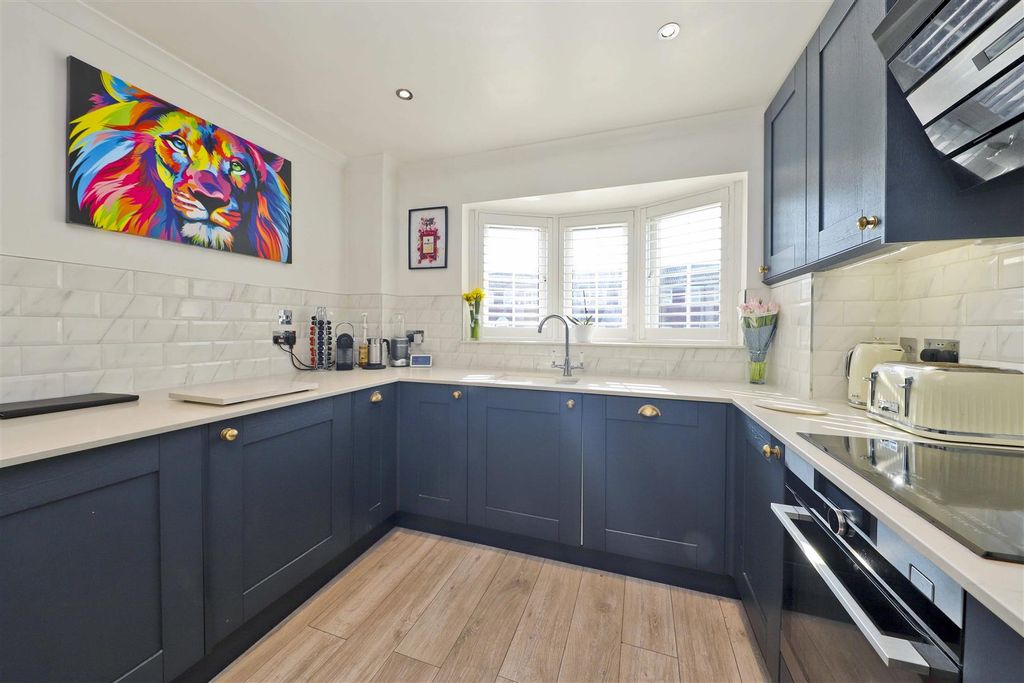 Property photo 3 of 13 Kitchen 2.Jpg