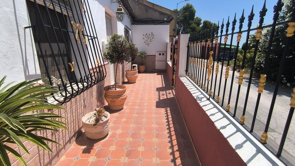 Property photo 3 of 32