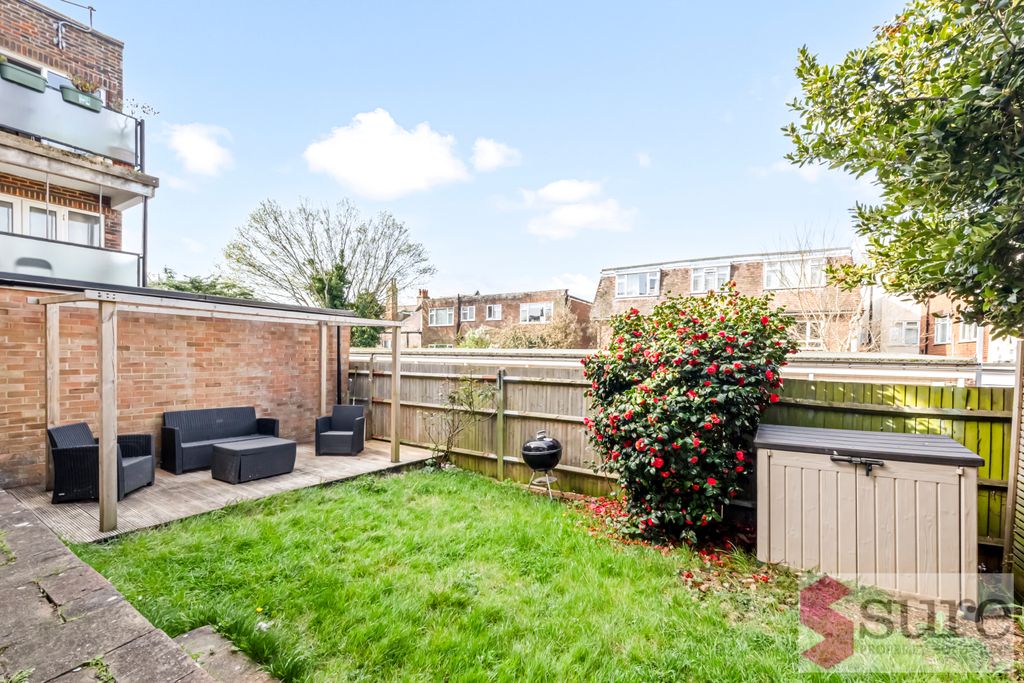 Property photo 2 of 17