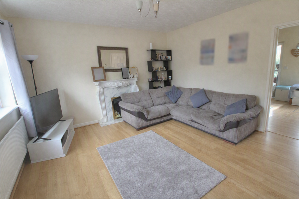 Property photo 2 of 13 Lounge