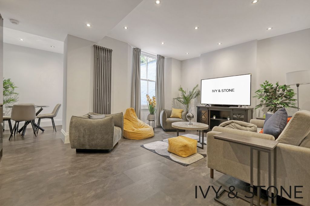 Property photo 2 of 18 4221604