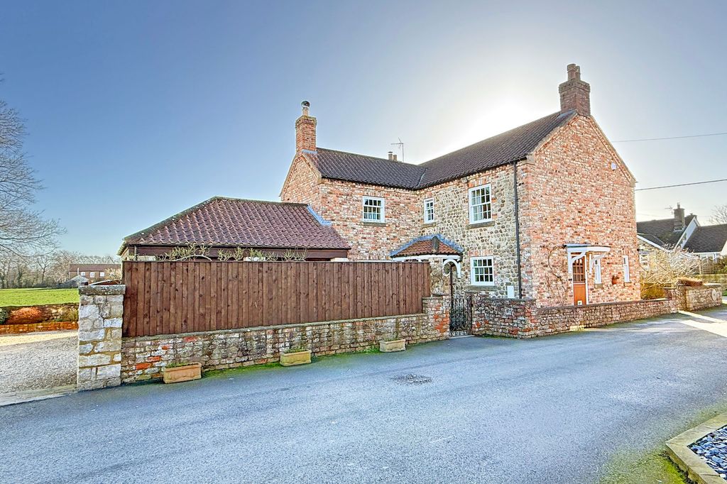 Property photo 1 of 25