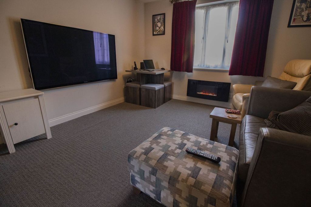 Property photo 2 of 6