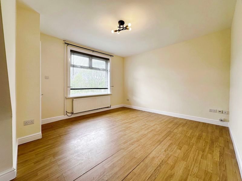 Property photo 2 of 10 Lounge