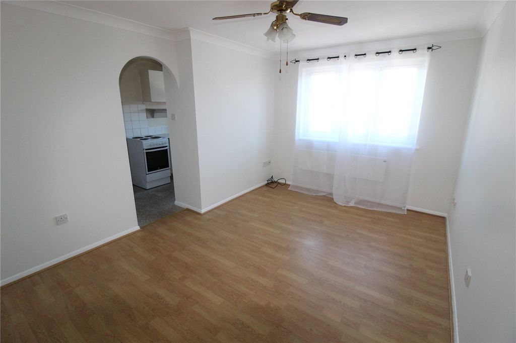 Property photo 2 of 8 Picture No. 22