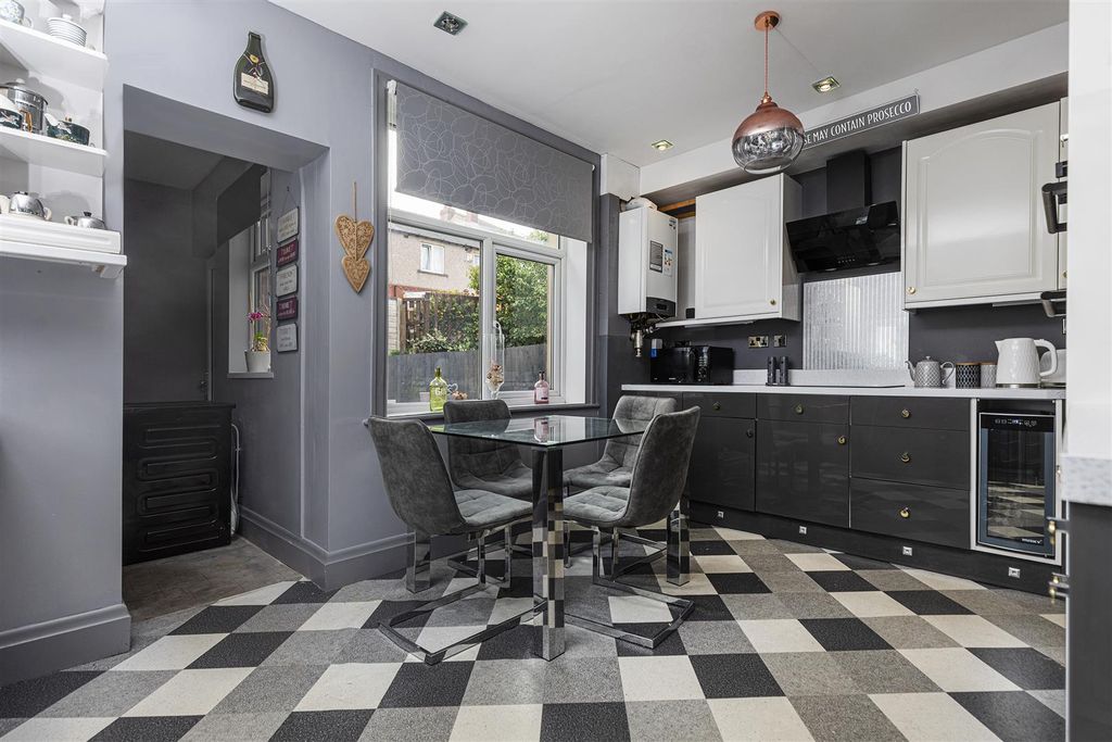 Property photo 2 of 22 Kitchen Diner