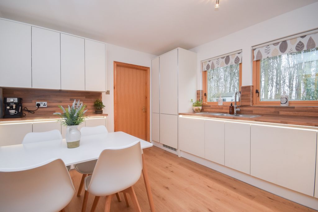 Property photo 2 of 32 Dsc_0463-2