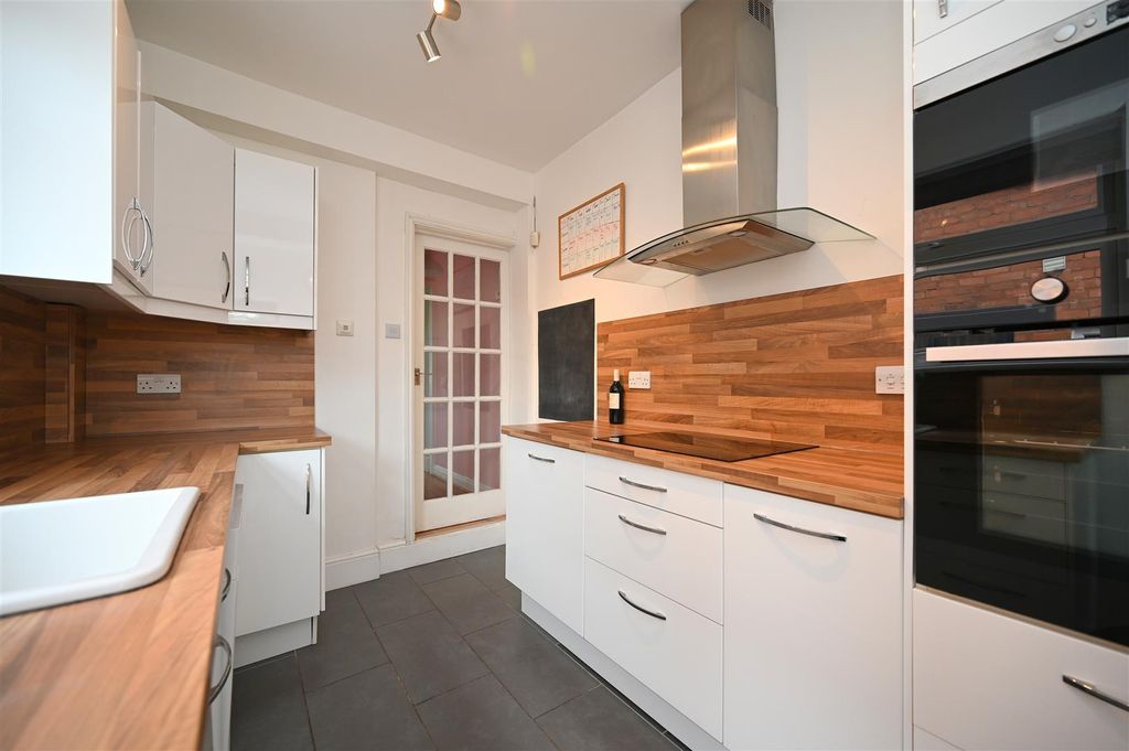 Property photo 2 of 17 Kitchen.Jpg
