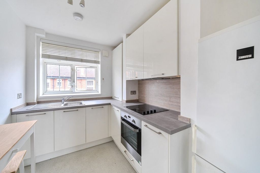 Property photo 3 of 11 Picture No. 09