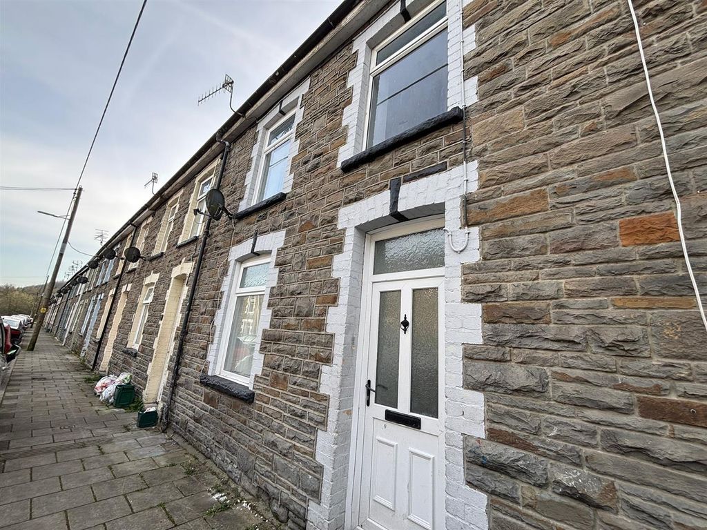 Property photo 1 of 19 Cardiff Rd  (9).Jpeg