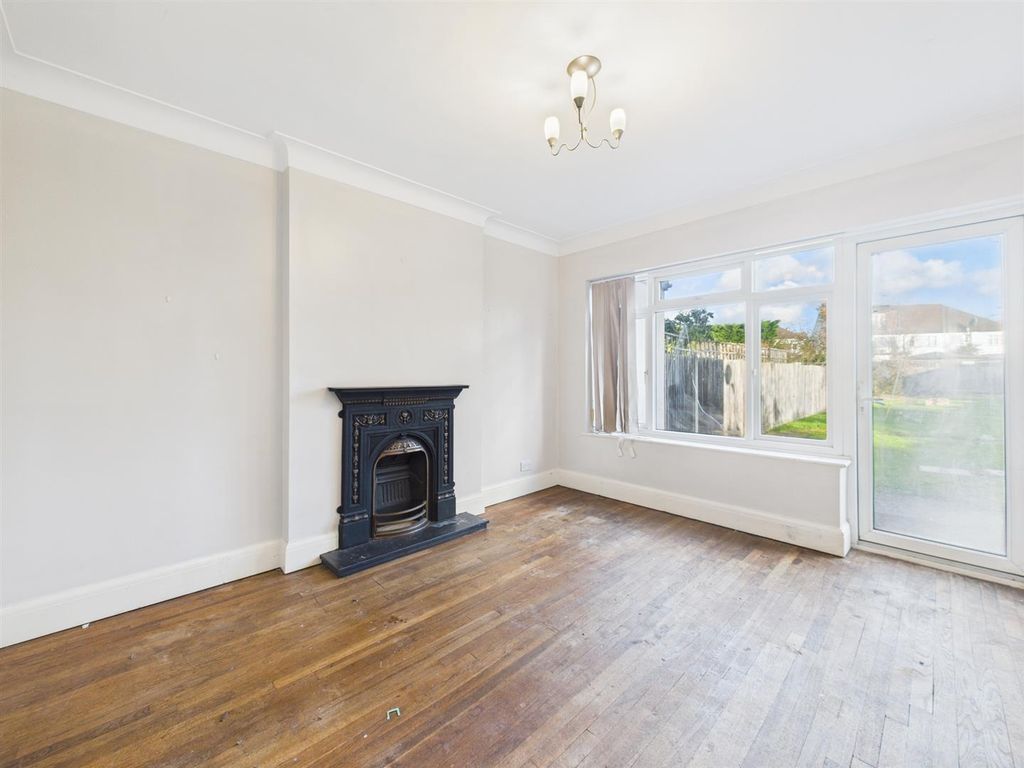 Property photo 3 of 10 Cam05080G0-Pr0235-Still001.Jpg