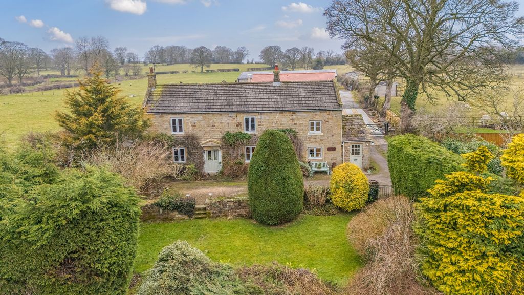 Property photo 2 of 31