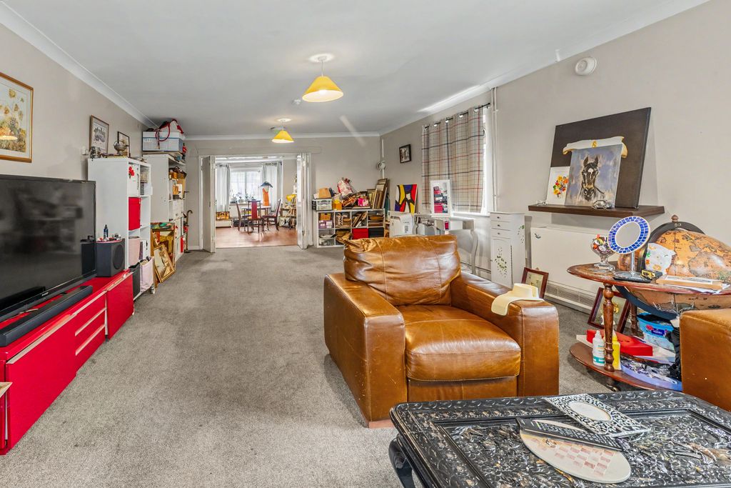 Property photo 3 of 24 149 Ash Street, Ash, Aldershot, Surrey, Gu12 6Lj