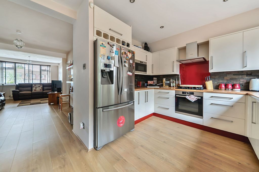 Property photo 1 of 15 Kitchen