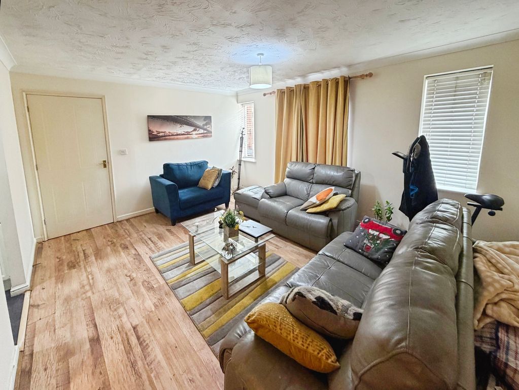 Property photo 3 of 7